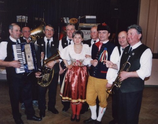 Baracnicky ples-DAS Plzen 8.3.2003